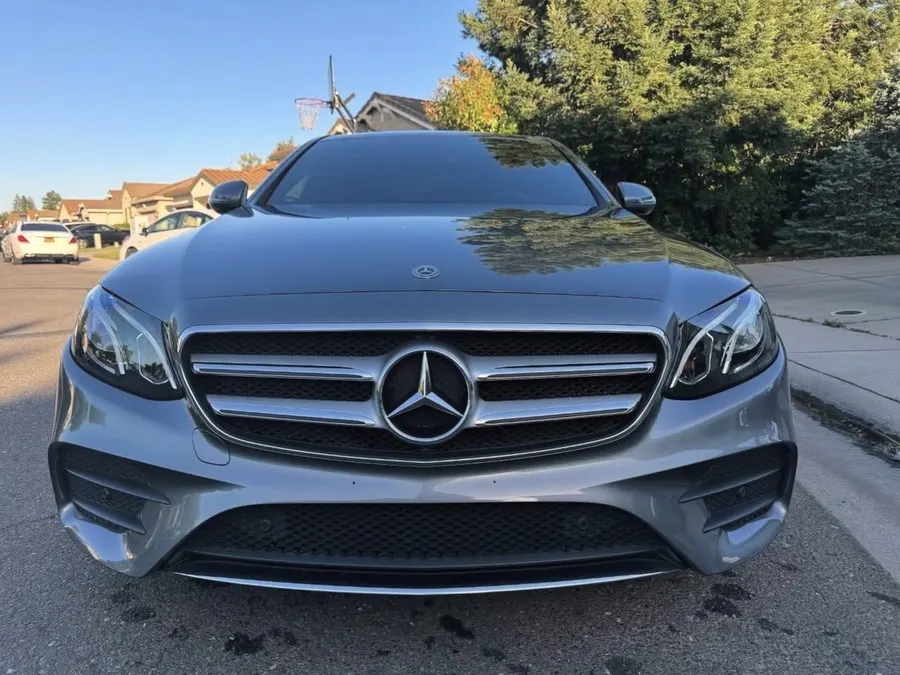 Silver Mercedes-Benz E-Class grille after a detail